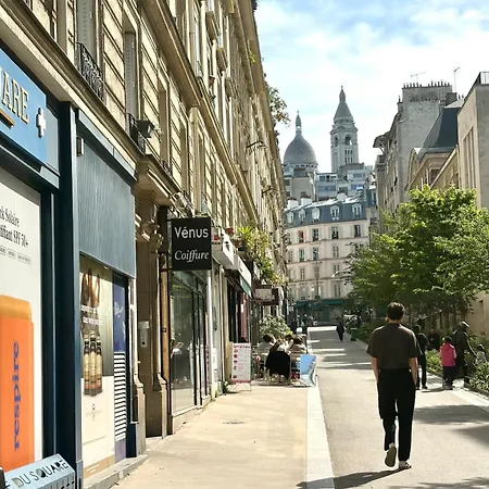 Architect's In Montmartre